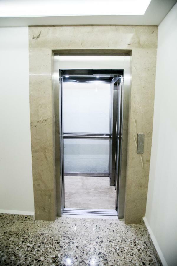 Booking 500 Monterrey Exteriér fotografie