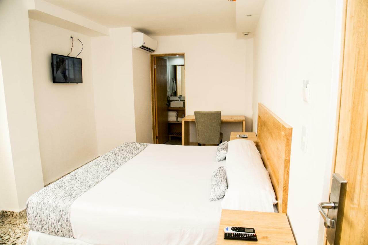 Booking 500 Monterrey Exteriér fotografie